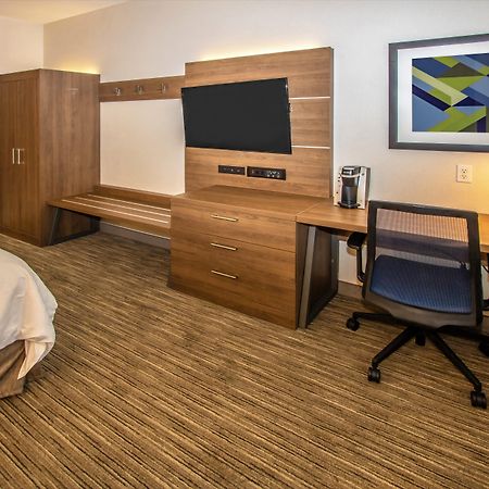 Holiday Inn Express Hotel & Suites Roseville - Galleria Area, An Ihg Hotel Εξωτερικό φωτογραφία