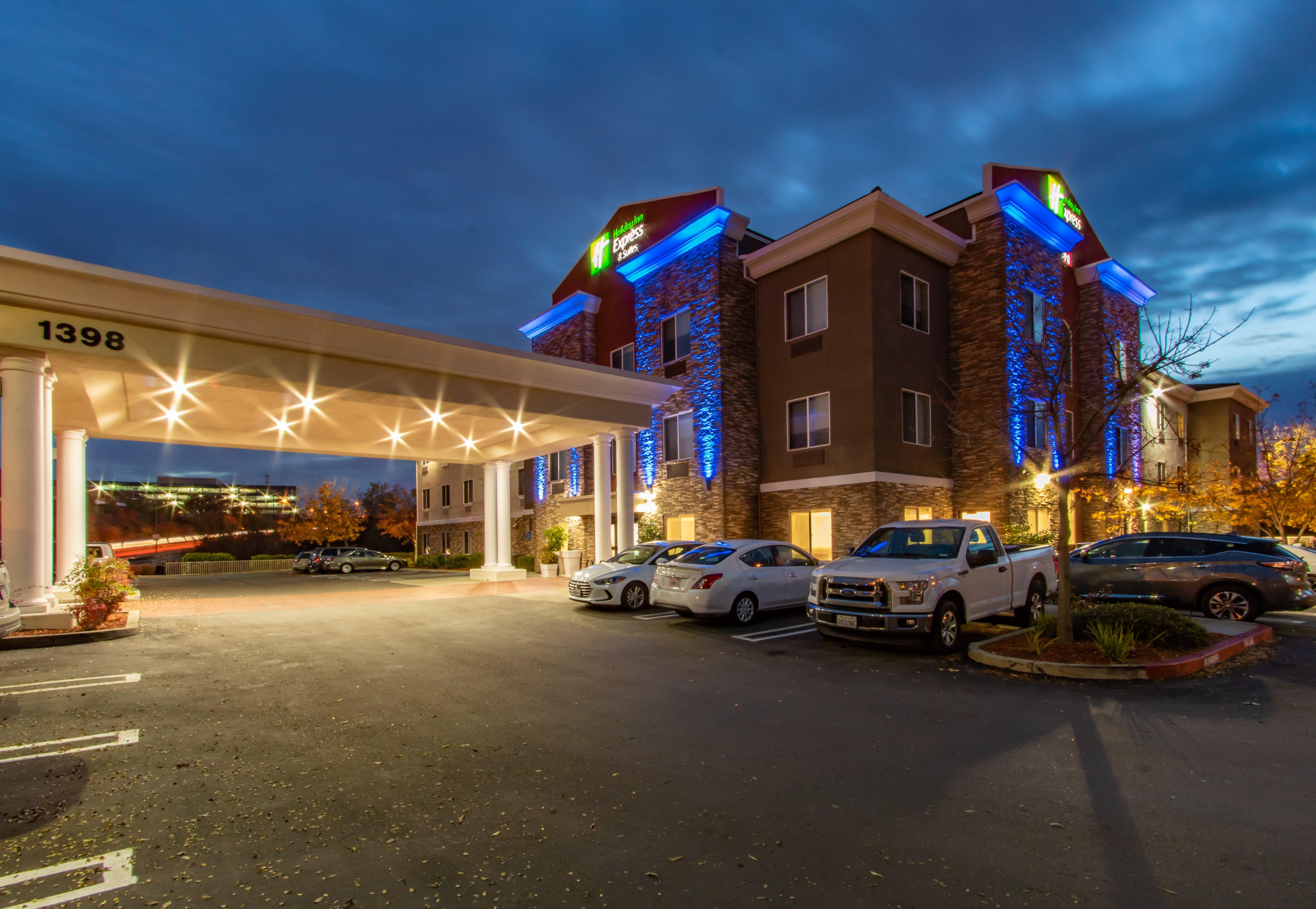 Holiday Inn Express Hotel & Suites Roseville - Galleria Area, An Ihg Hotel Εξωτερικό φωτογραφία