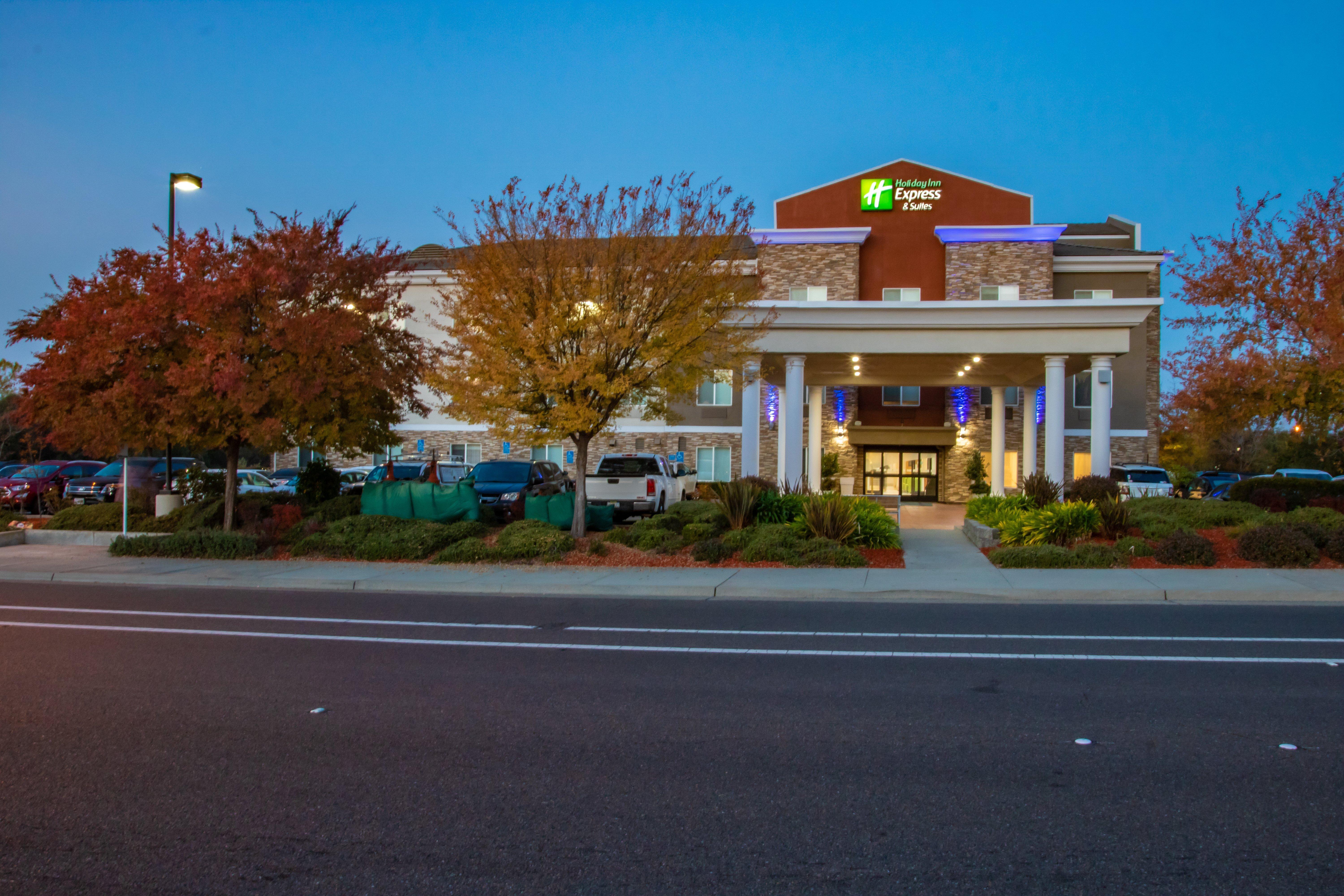 Holiday Inn Express Hotel & Suites Roseville - Galleria Area, An Ihg Hotel Εξωτερικό φωτογραφία