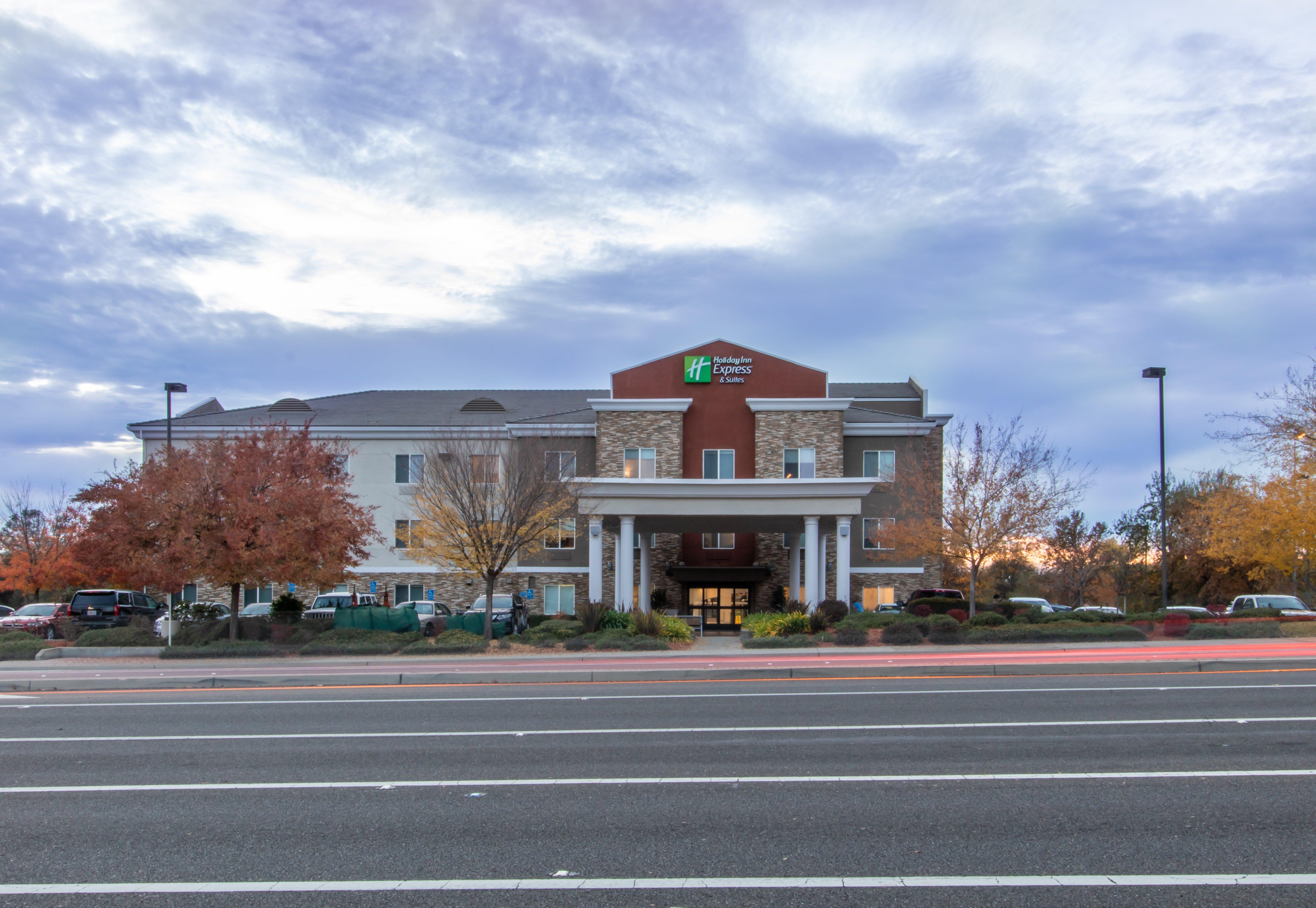 Holiday Inn Express Hotel & Suites Roseville - Galleria Area, An Ihg Hotel Εξωτερικό φωτογραφία