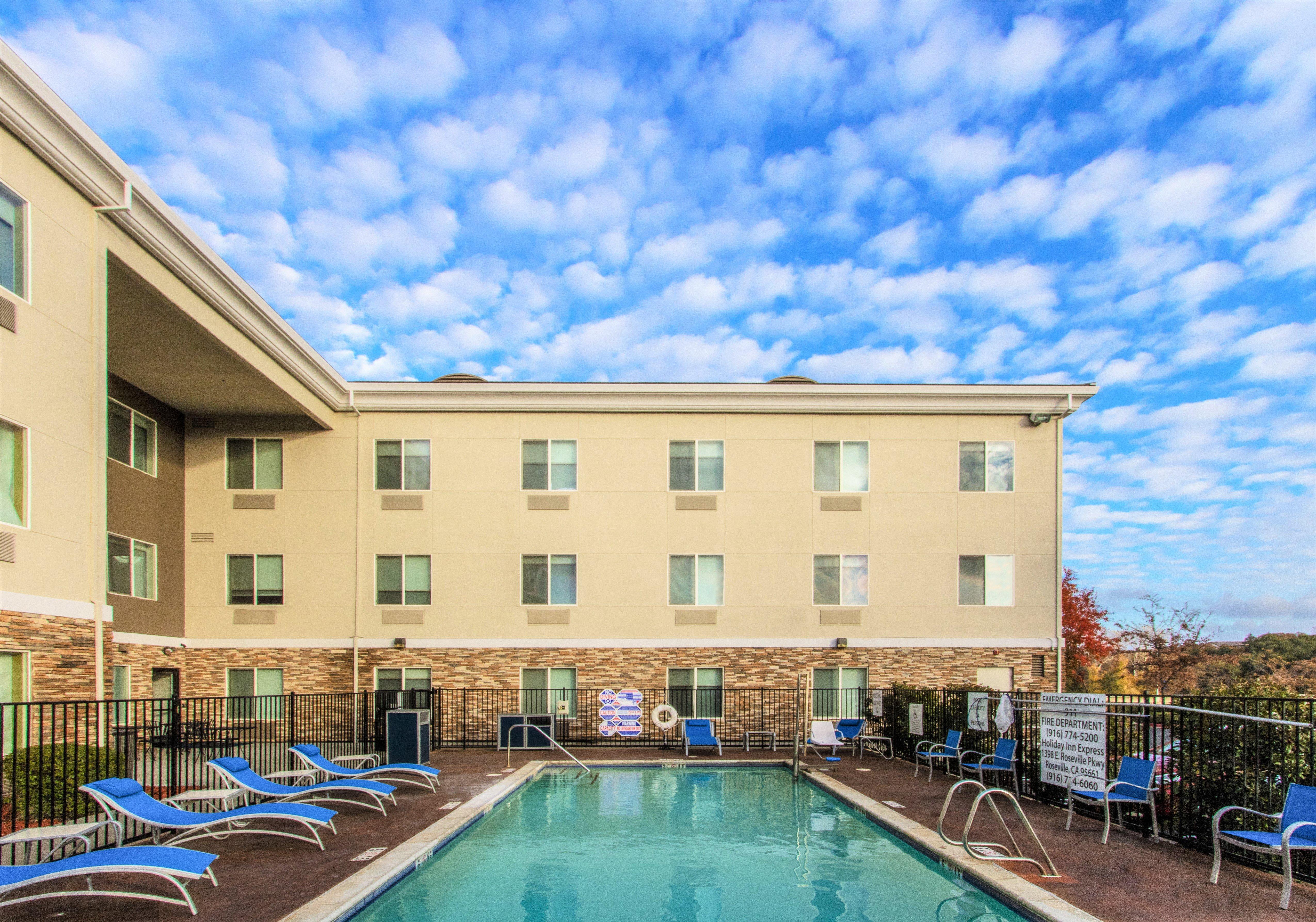 Holiday Inn Express Hotel & Suites Roseville - Galleria Area, An Ihg Hotel Εξωτερικό φωτογραφία